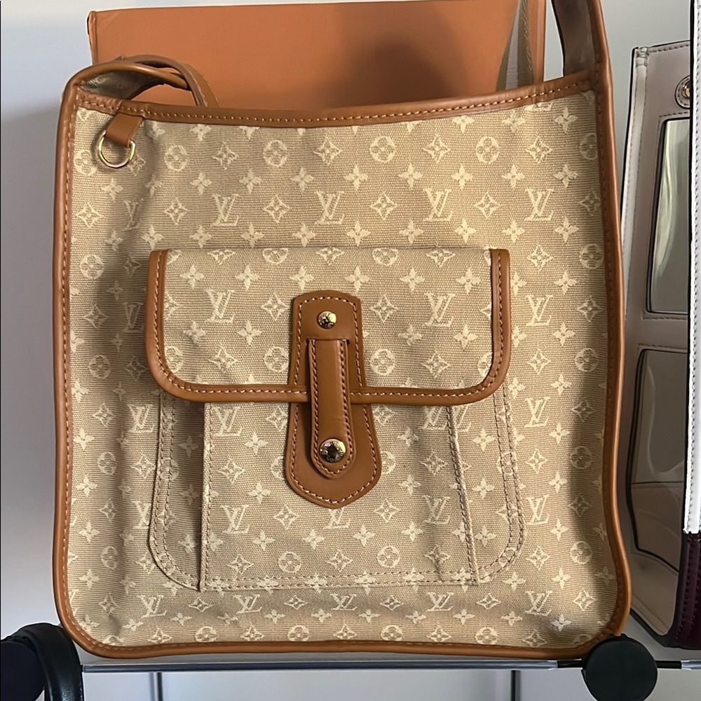 Louis Vuitton Beige Canvas Monogram Shoulder Bag